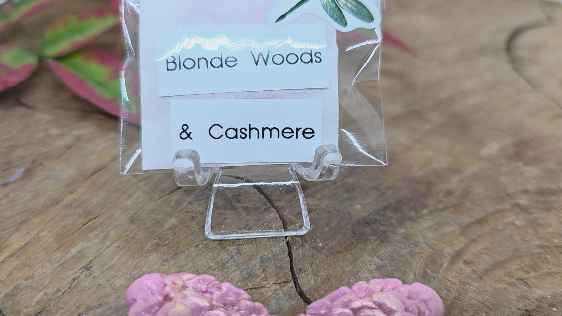 Butterfly 🦋 -  Blonde Woods & Cashmere Putty