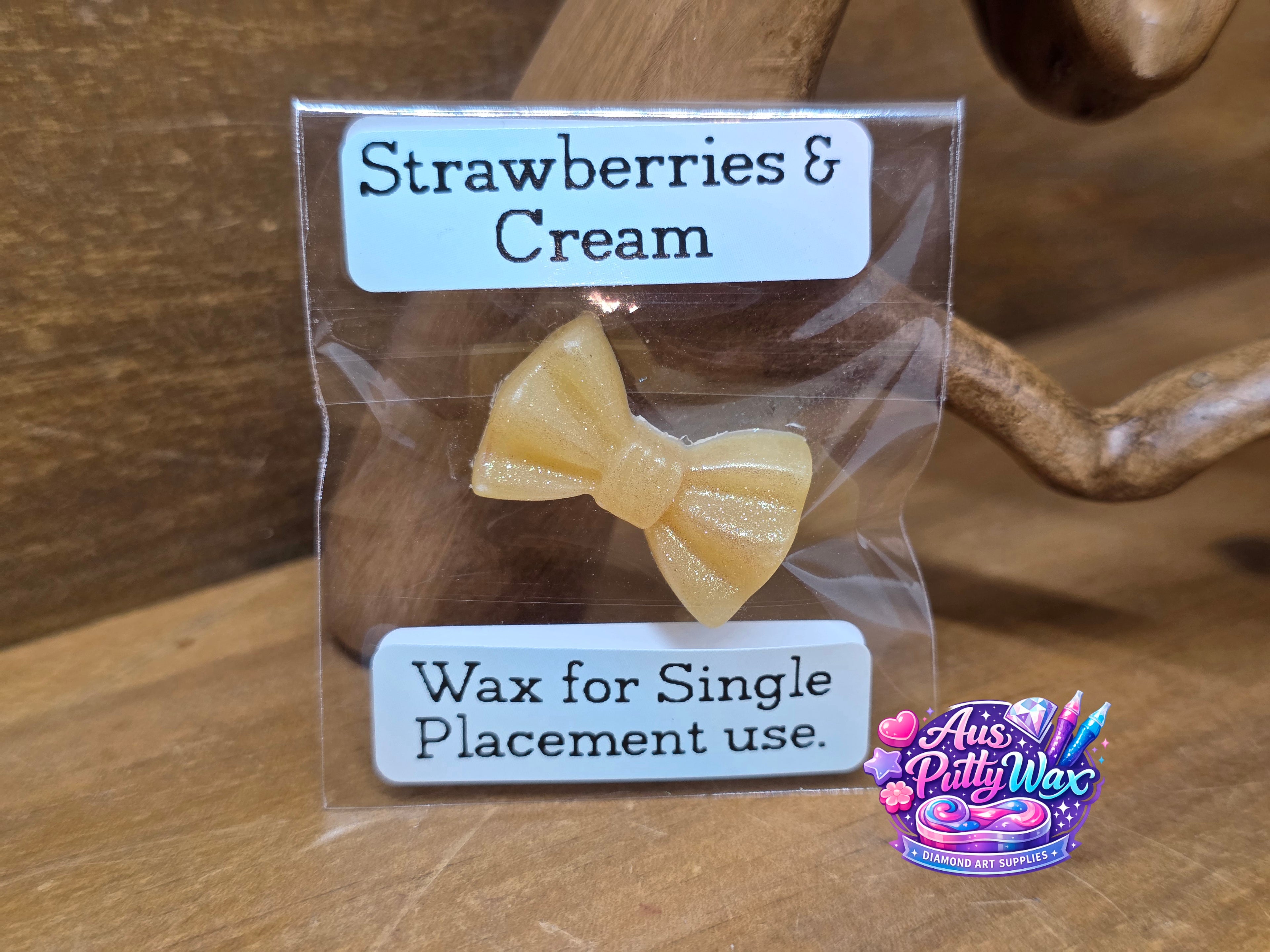 Strawberries & Cream Bow Wax